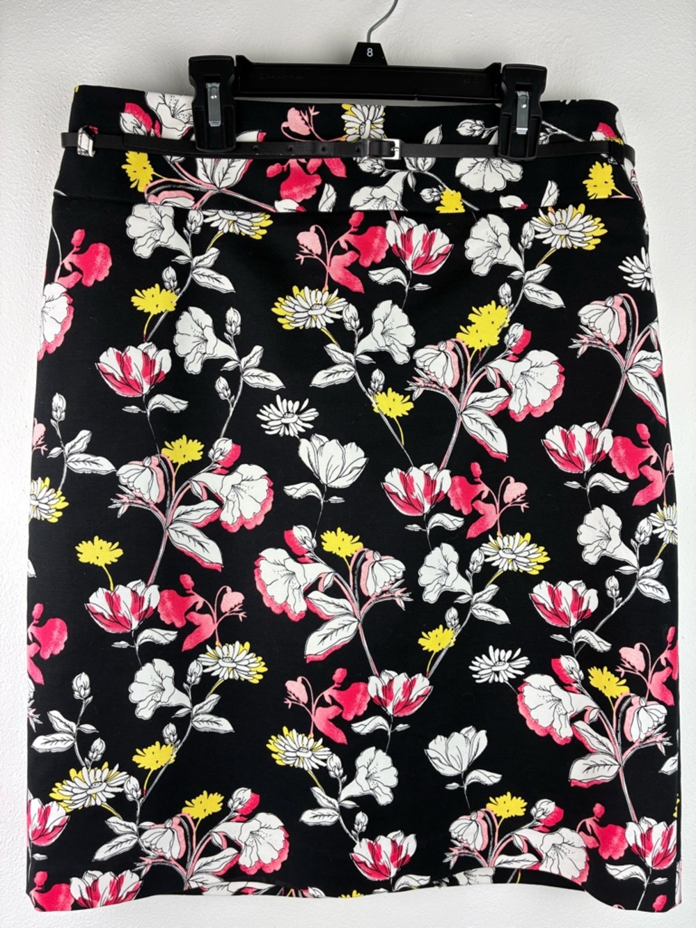 Liz Claiborne Floral Pencil Skirt Size 12 Black Pink Yellow Lined Stretch Cotton - Picture 2 of 7
